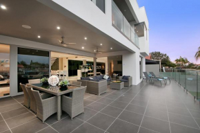 Waterfront Splendour, Surfers Paradise